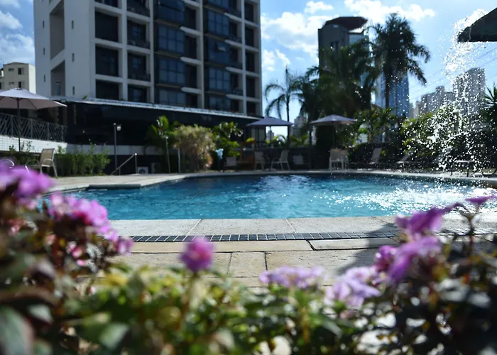 Hotel: Plaza Inn Small Town Flat